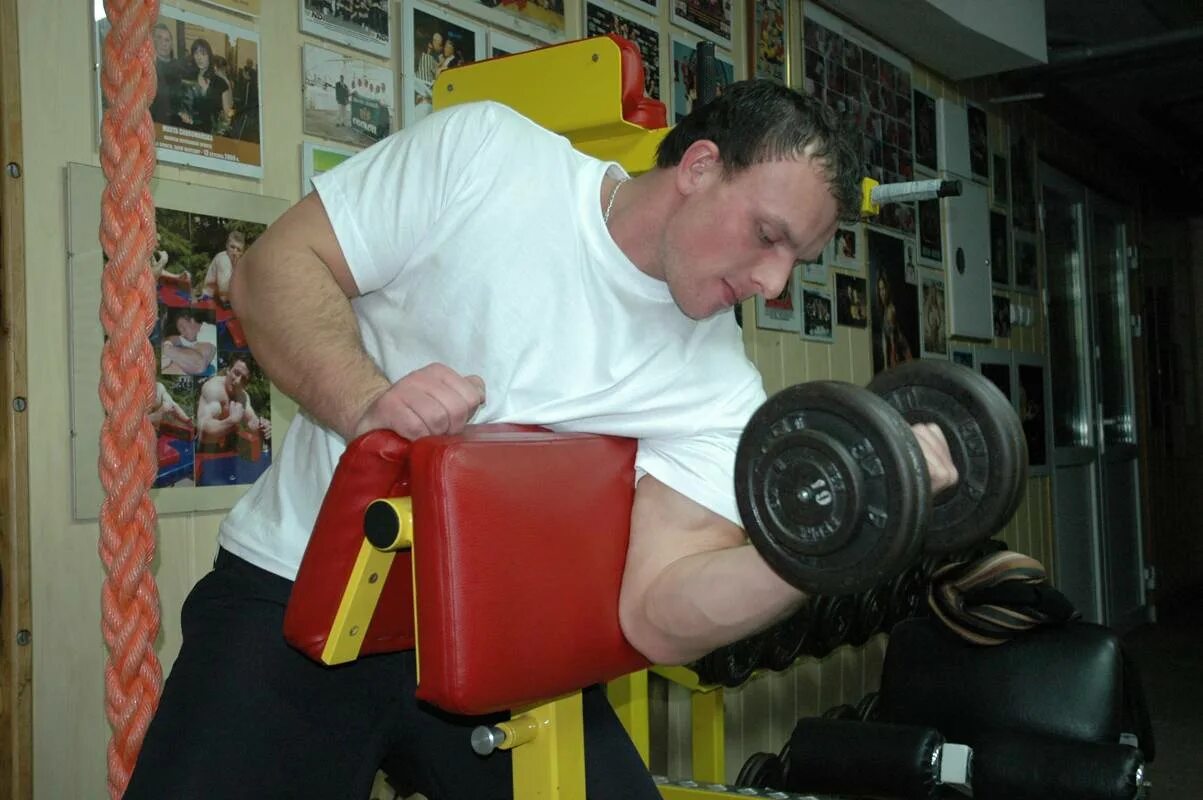 Тренировка армрестлера. Упражнения для армрестлинга. Армрестлинг тренировки. Тренировка предплечий в армрестлинге. Армрестлинг тренировка бицепса.