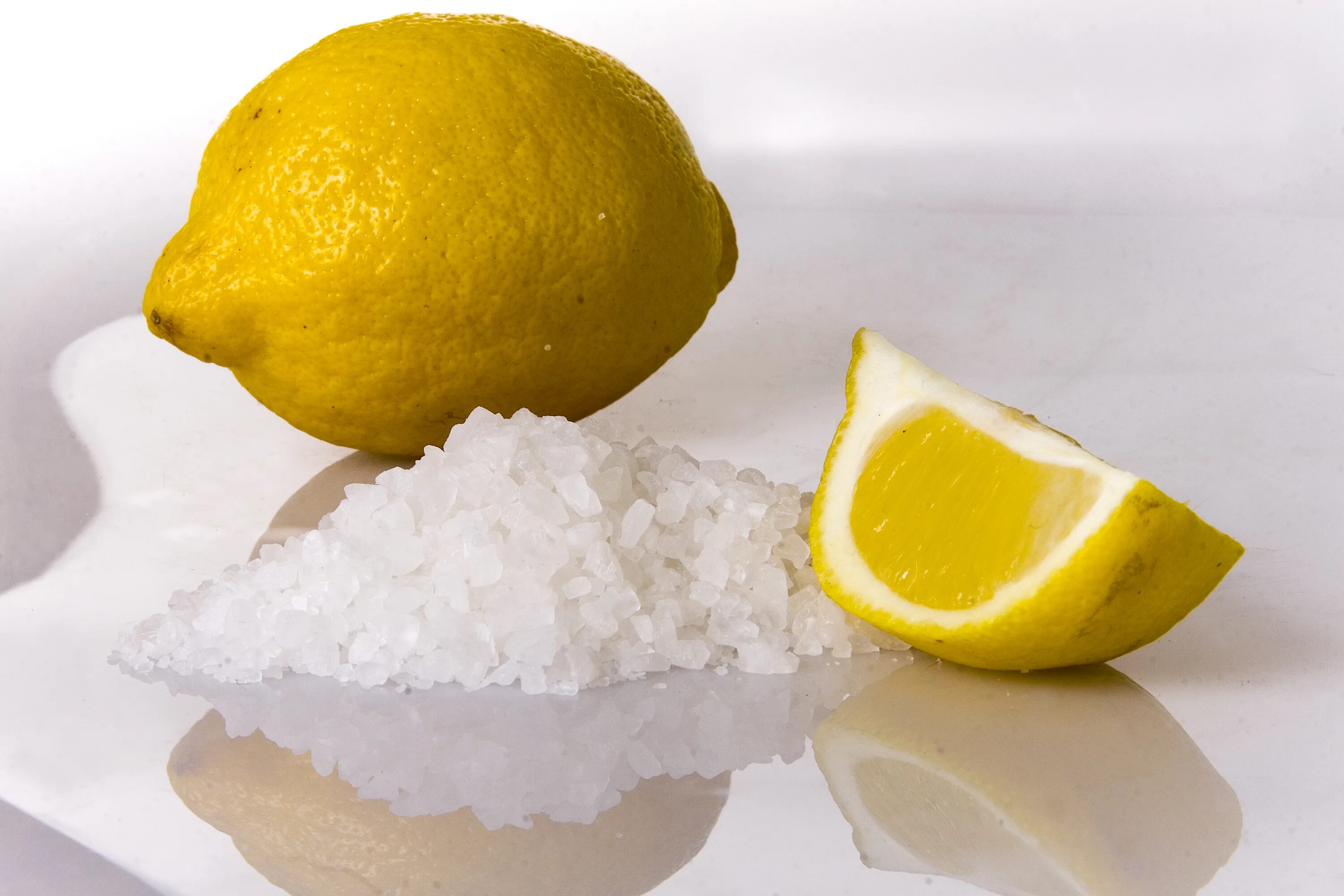 Лимонная добавка. Лимонная кислота е330. Лимон с солью. Лимон с морской солью. Лимон вместо соли.