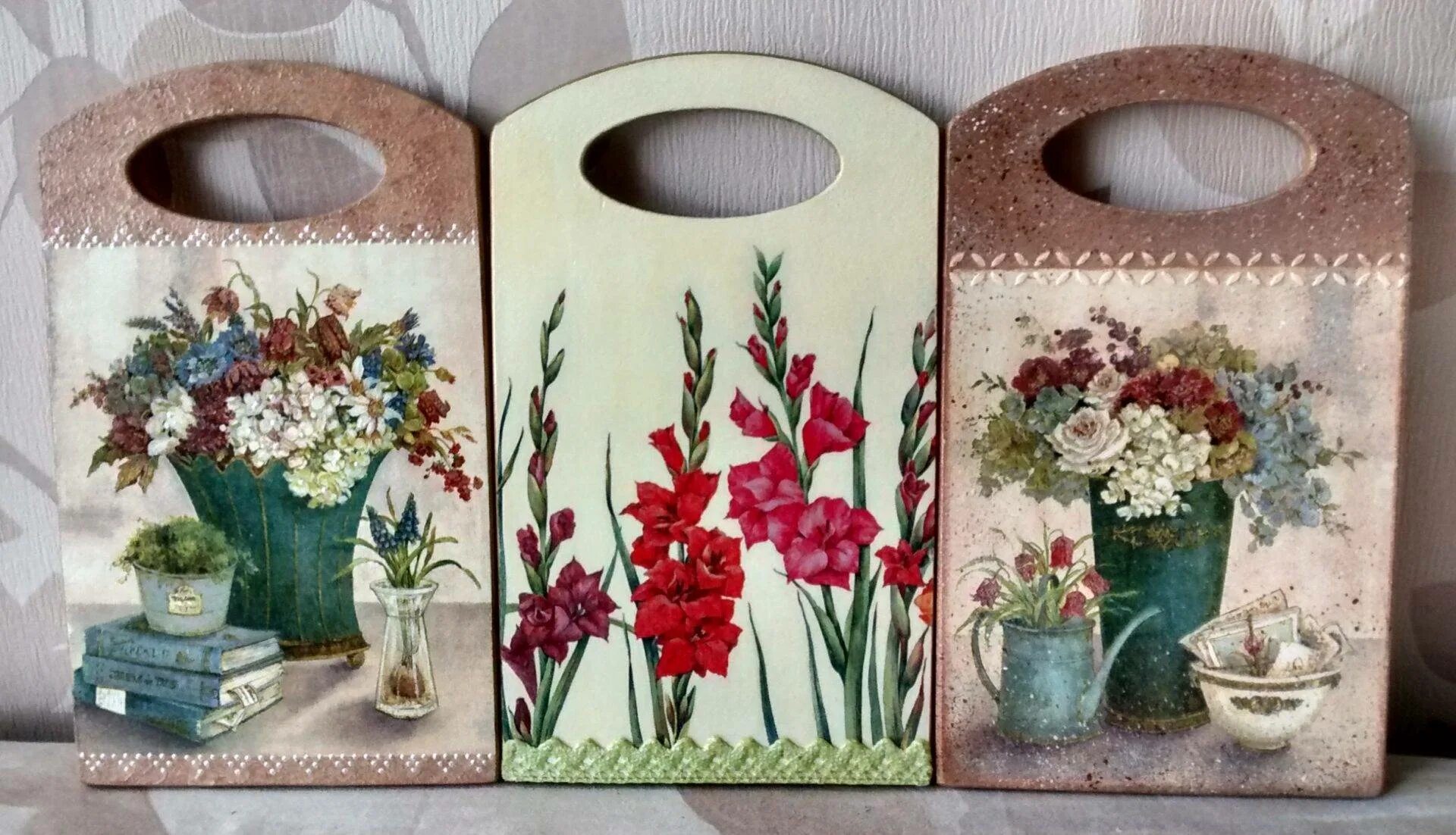 Декор интерьера художественная техника декупаж технология 4. Мадам декупаж в контакте. Художественная техника декупаж. Изделия в технике декупаж. Изделия в технике декупаж.