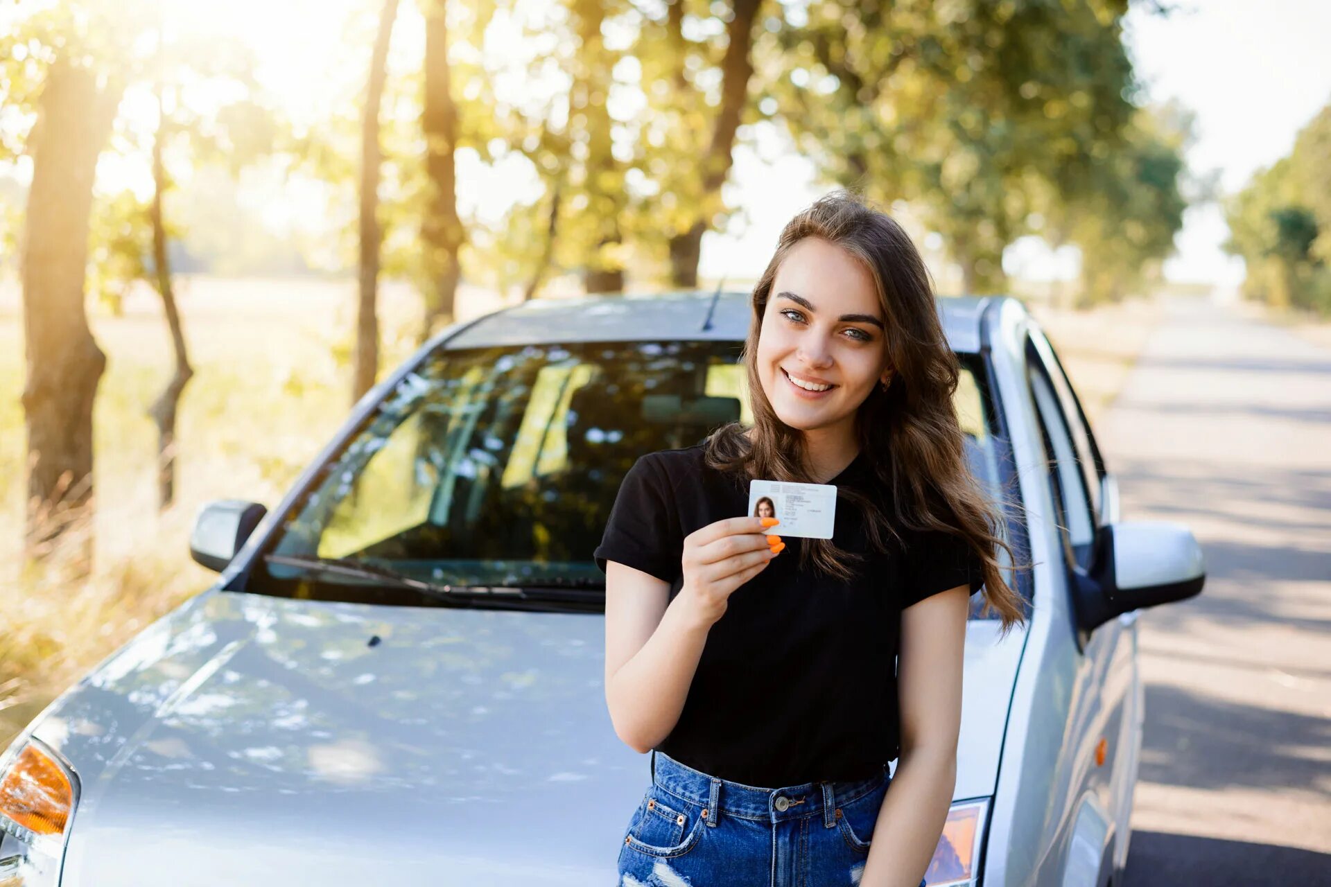 Мужчина в машине. Занятия с инструктором по вождению. Get driver. Мужчина в машине. Инструктор вождения автомобиля.