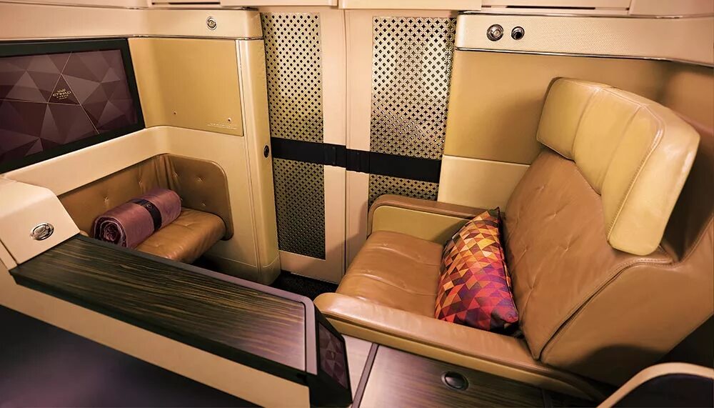 First class купить. Этихад первый класс. Etihad Airways first class. Первый класс Этихад Этихад. Etihad Airways 1 класс.