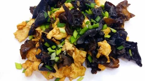 Курица с древесными грибами