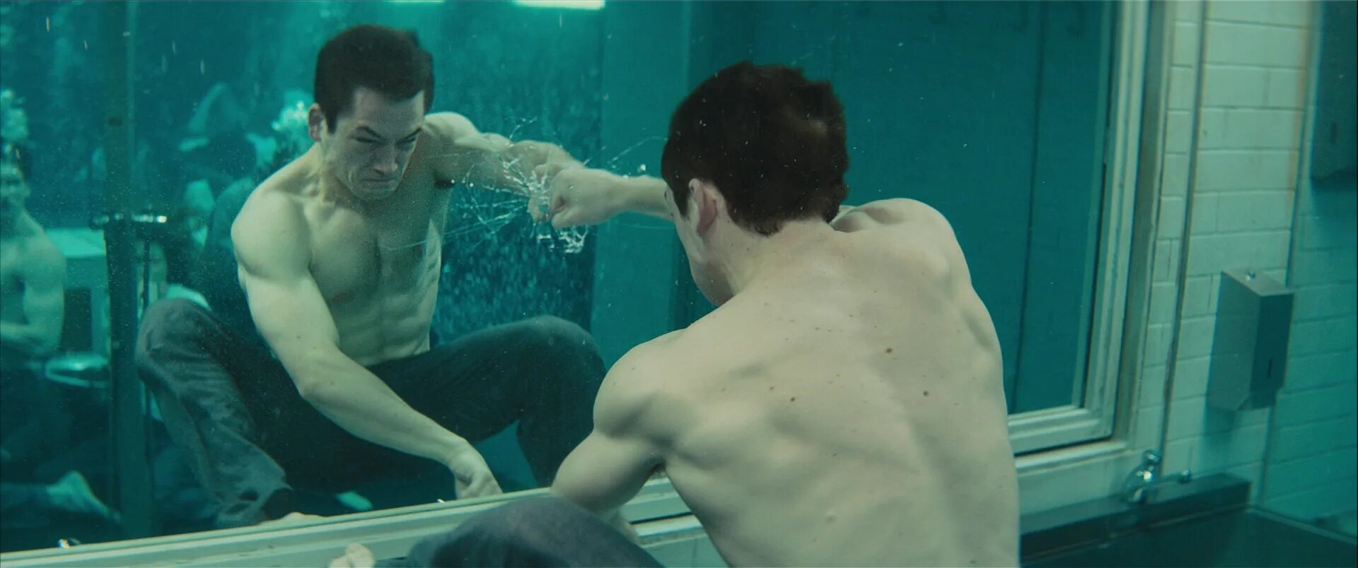 Прострелил ногу полицейский. Прострелил ногу девочке в москве полицейский. Дтп город дальнереченск. Иван князев полицейский. Криминальные авторитеты калининграда.