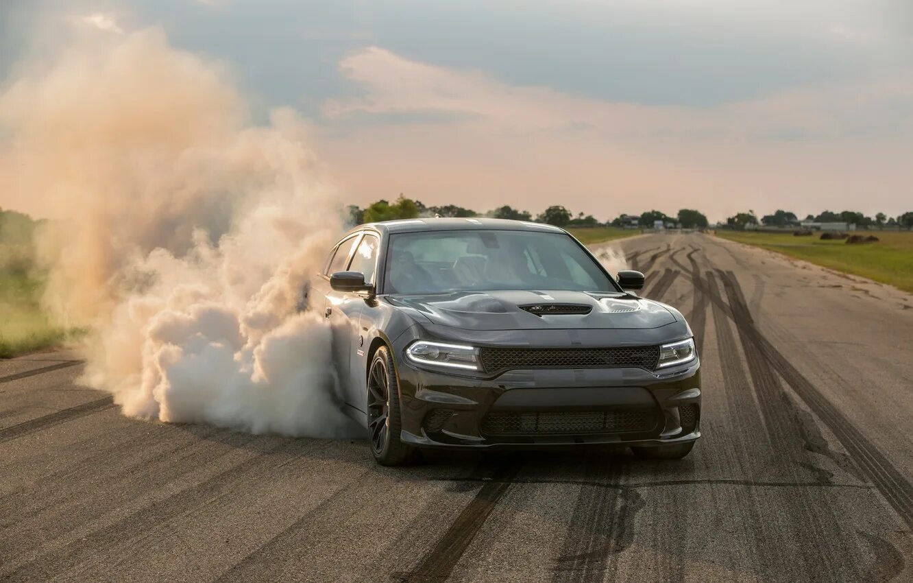 Додж Чарджер бернаут. Додж Чарджер дрифт. Додж Чарджер Hellcat. Dodge Hellcat дрифт.