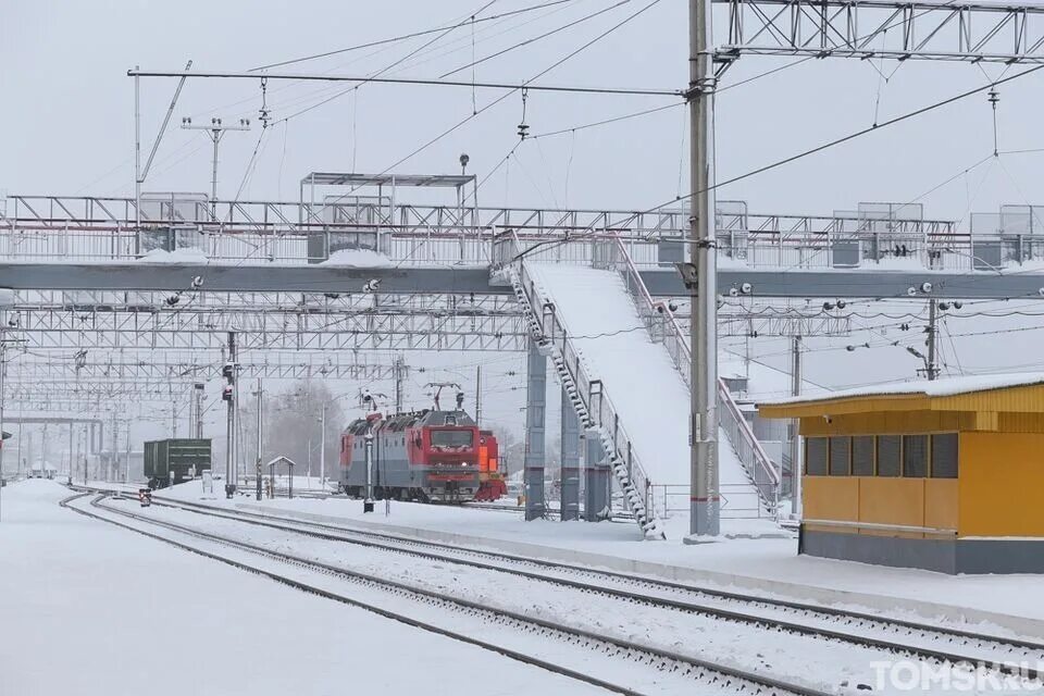 Движение поезда томск. Станция Артышта 2. Артышта вокзал ЖД. Артышта 2 Новокузнецк. Электропоезд.