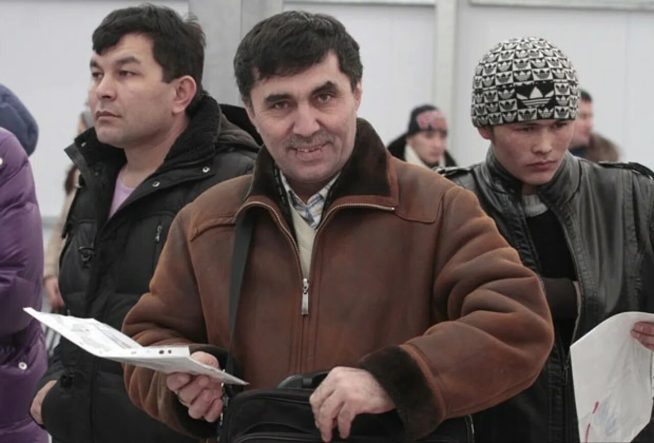 Мигранты Таджикистана. Таджикские мигранты. Мигранты из Таджикистана в России. Мигранты Таджикистана фото.