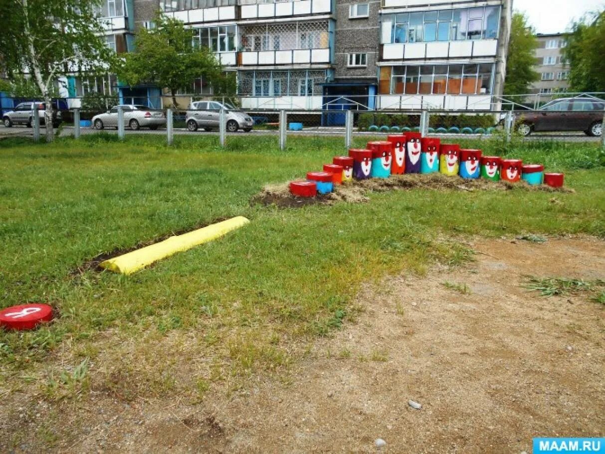 Спортивная площадка в детском саду. Спортивный участок в доу. Нестандартное оборудование на участке. Спортивный участок детского сада. Спортивное оборудование на участке детского сада.