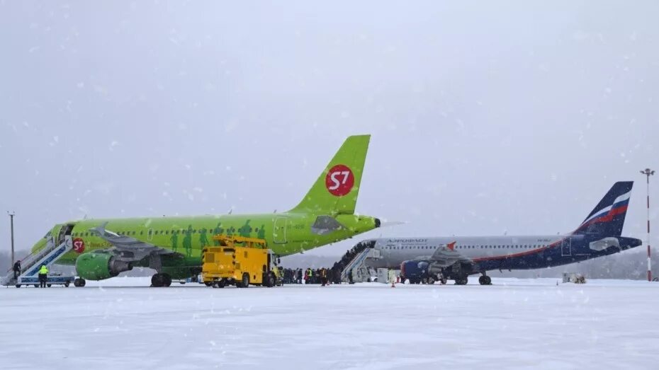 авиакомпания s7 airlines казань. москва дорогой или курорт. казань кремль 2022. ночная казань 2022. казань москвы 7.