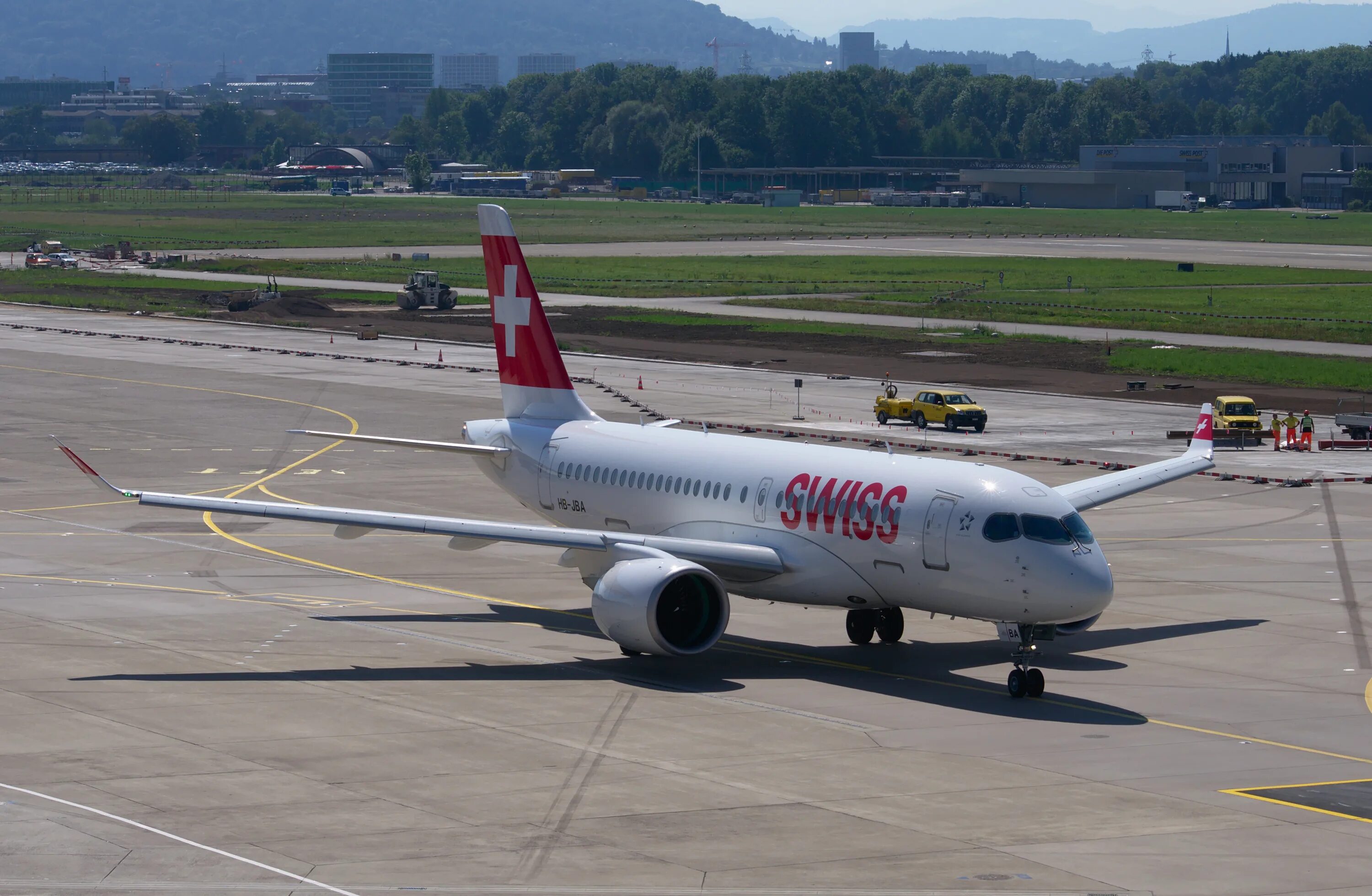 Swiss Bombardier CS 100. Bombardier cs100. Самолёт Бомбардье cs100. Швейцарские авиалинии самолёты.