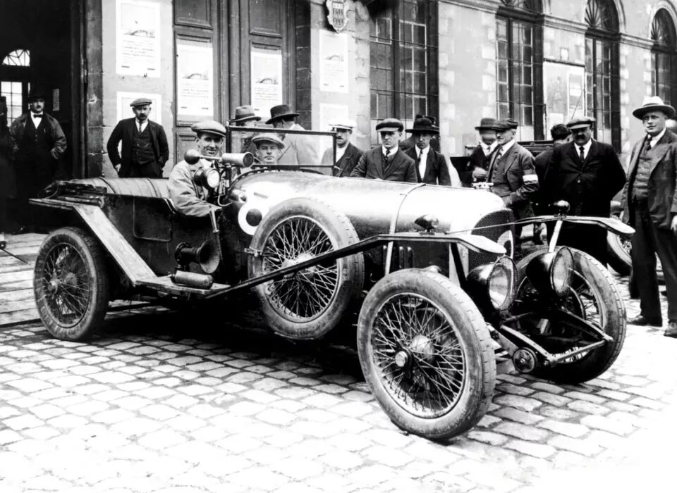 Первая машина механика. Bentley 1919. Audi Type a 1910. Аугуст Хорьх. Август Хорьх Ауди.