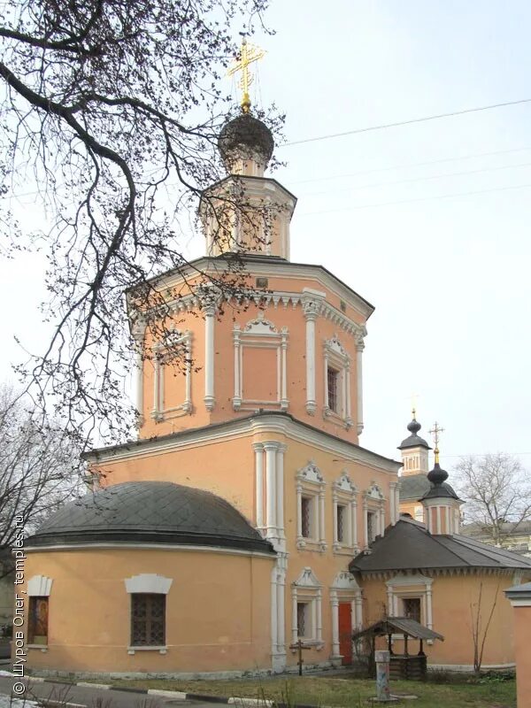 Церковь Живоначальной Троицы в хохлах. Церковь Троицы в хохлах в Москве. Троицкая Церковь в хохлах Москва. Храм Животворящей Троицы в хохлах.