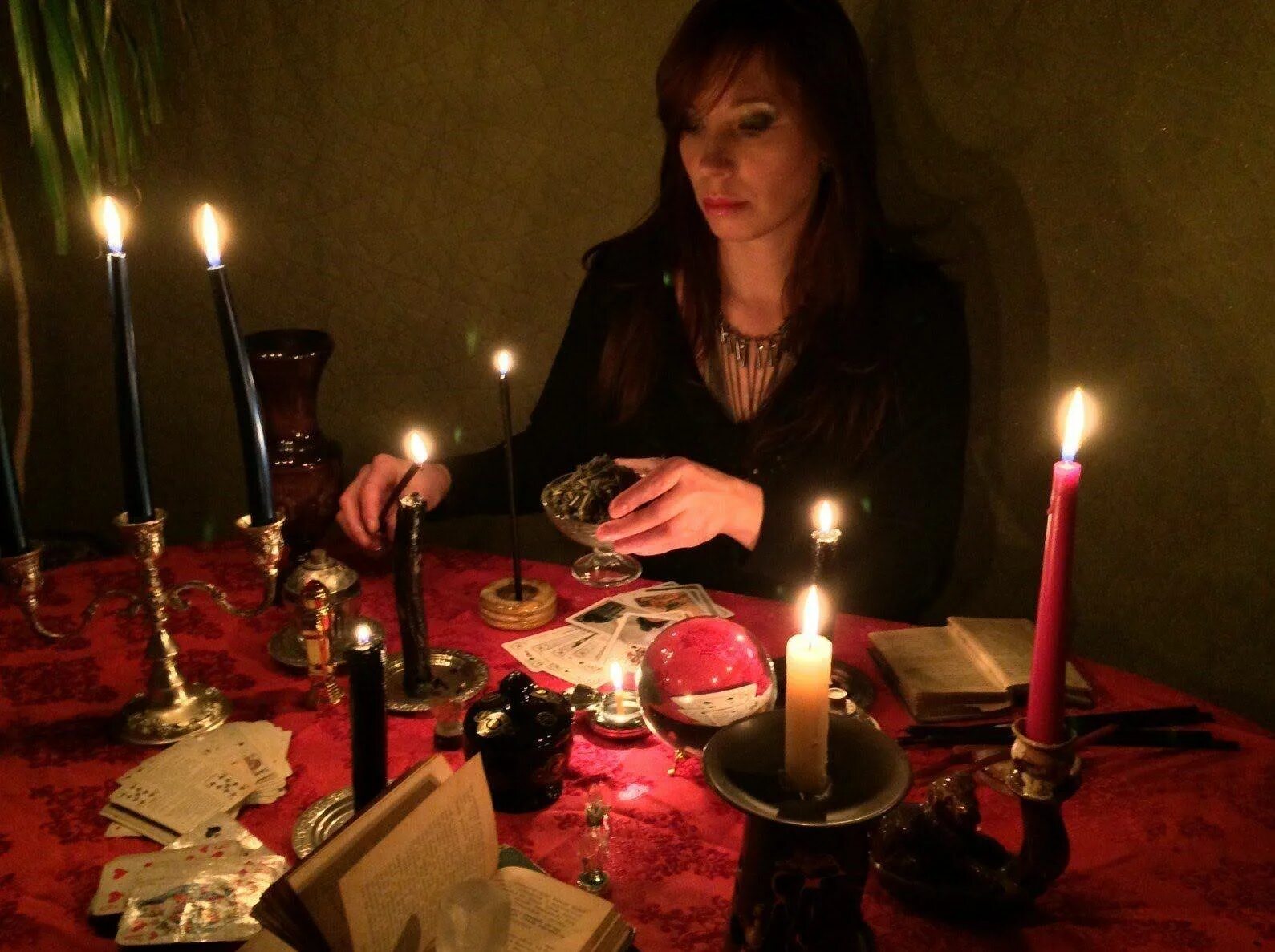 Маги делающие приворот. Порча магия. Колдун приворот. Привороты и отвороты. Маги делающие приворот.