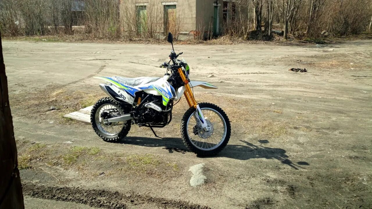 Racer enduro 300. Racer 300 эндуро. Racer Enduro 300 зелёный.