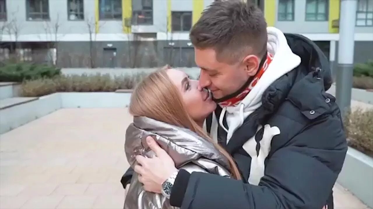 Dava и мари краймбрери. Давид манукян блоггер. Карина кросс и давид манукян. Парень бузовой давид манукян. Давай с кем встречается в данный момент.