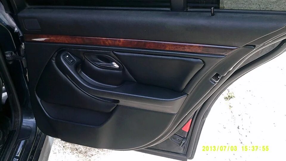 Перетяжка дверных карт - BMW 5 series (E39), 2,5 л, 2003 года тюнинг DRIVE2