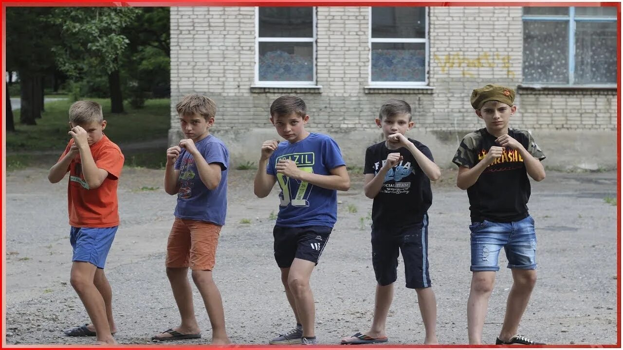 Малолетних бандитов. Злой школьник. Дикий школьник. Толпа злых школьников. Крутой школьник.