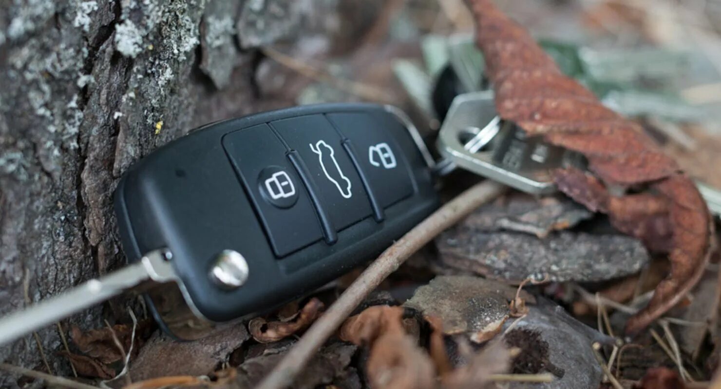 Найден ключ на дороге. Ключи от машины. Потерялись ключи от машины. Утерян ключ от автомобиля. Найдены ключи от машины.