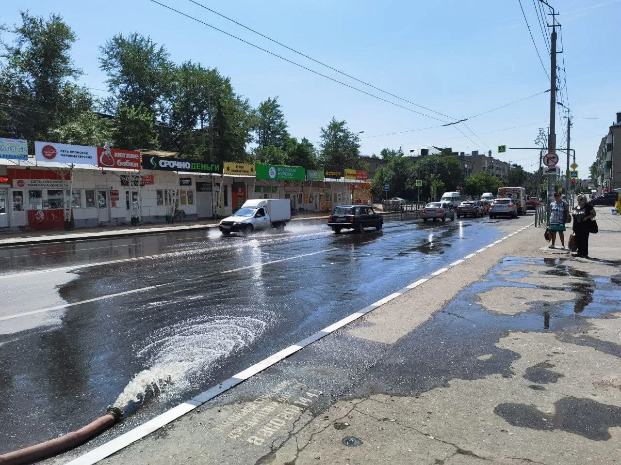 Спутник Пенза затопило. Город затоплен водой. Затопило улицу Калинина Липецк. Воду затопили на улице.