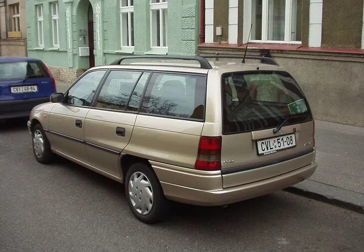 Караван простой. Opel Astra Caravan 1997. Opel Astra Caravan 1.6. Opel Caravan 1997.