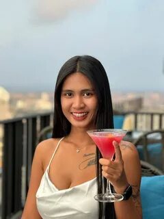 dinner with me 🤍. thaigirlstyle. thaiwoman. thaibeauty. asiagirl. tha...