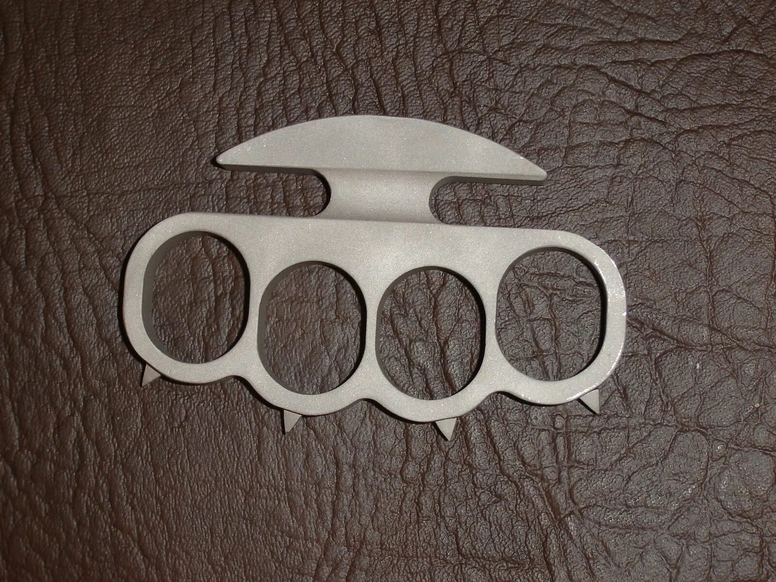 Knuckle duster
