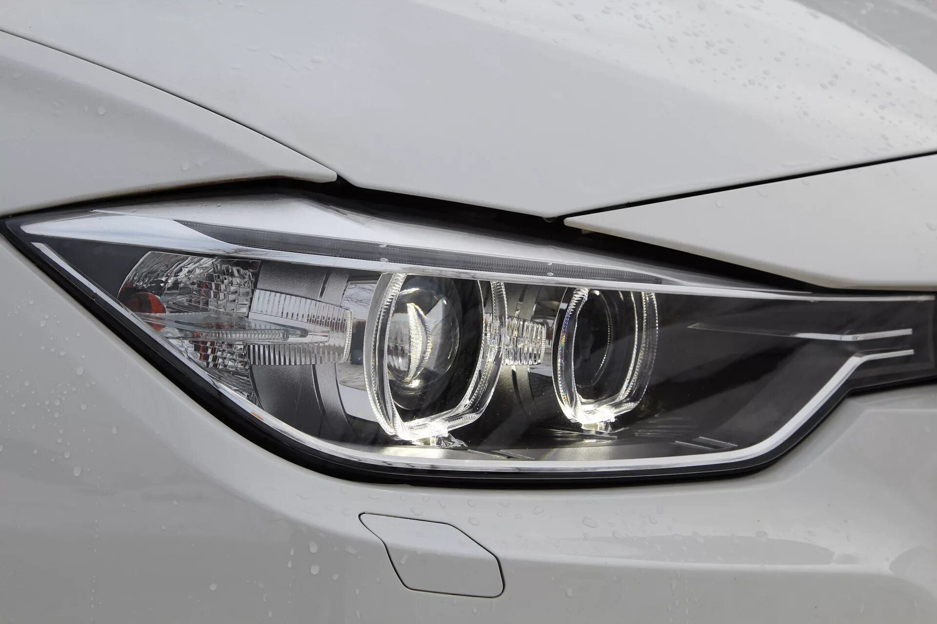 F30 led фары. Bmw f30 led фары. bmw adaptive led. f30 фара адаптивная. адаптивные фары bmw x3.