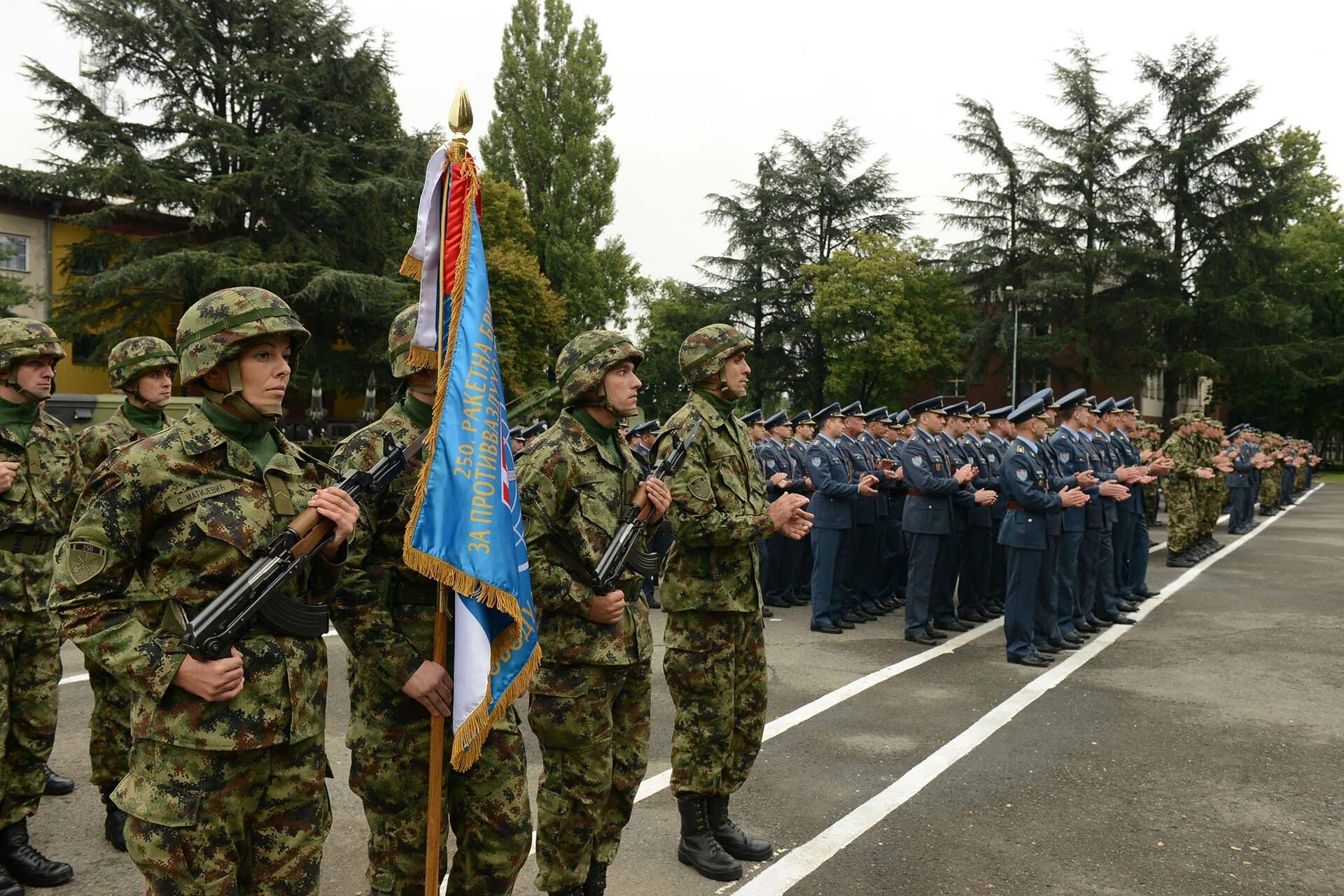 День добровольца военного. Добровольцы на военную службу. Военное волонтерство. Волонтеры ЮАРМИЯ. Доброволец военный картинка.