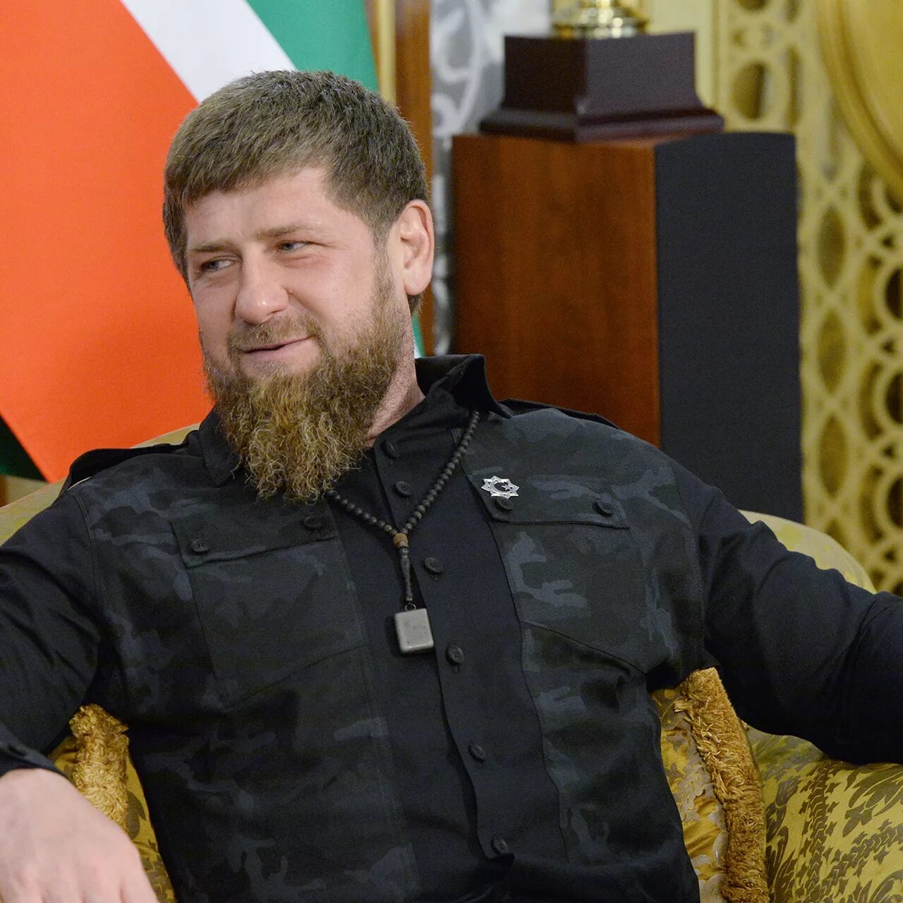 Кадыров красный. Рамзан кадыров 2023. Чечня рамзан кадыров. Ахматович кадыров. Глава чечни кадыров.