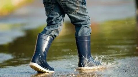 Сапоги в воде