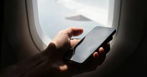 Зарядку от телефона можно в самолет