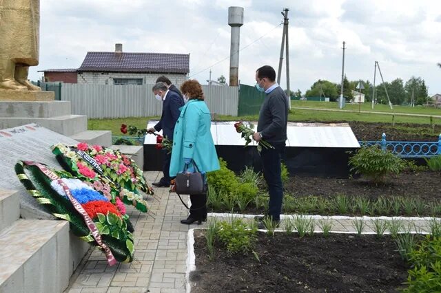 Орловская область ливенский район село сосновка. Село Сосновка Ливенский район. ОАО Сосновка Ливенский район Орловская. Губернатор Орловской области в Ливенском районе. Речица Орловская область Ливенский район.