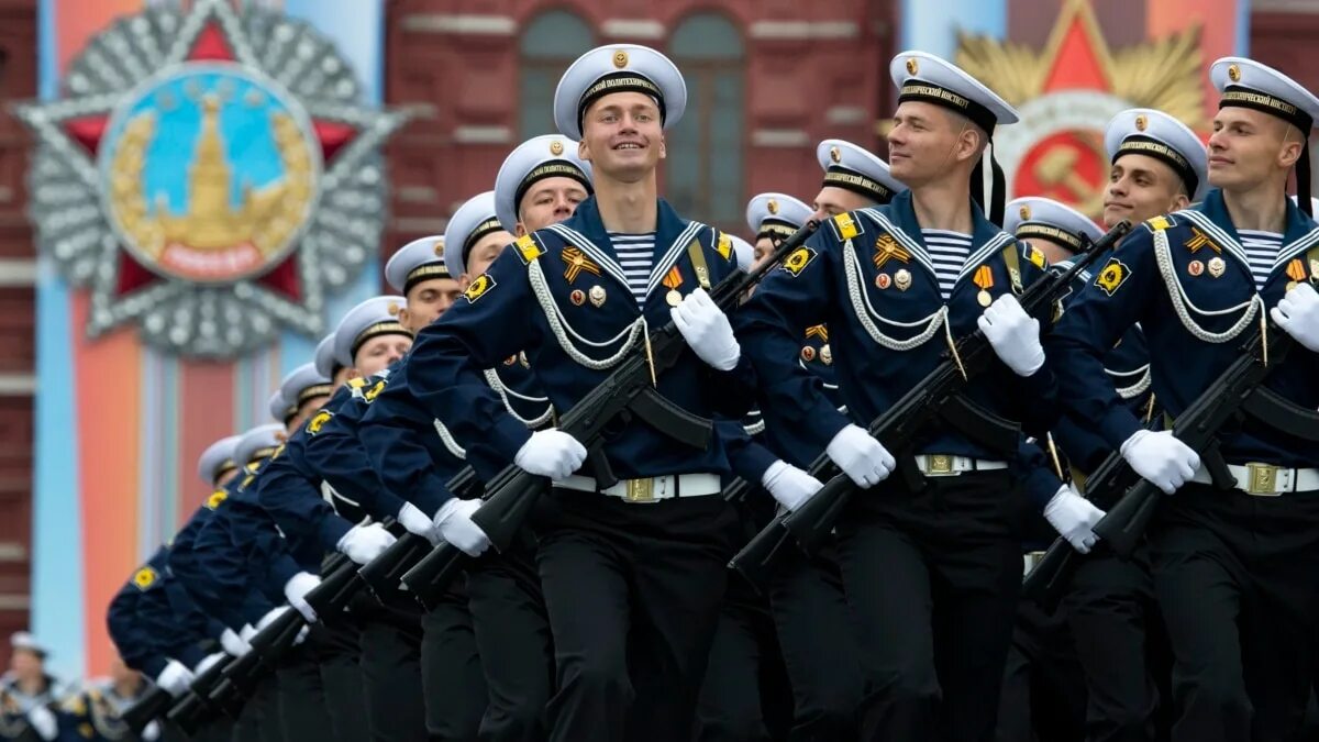 Парад войск в москве. Военный парад. Армия РФ парад. Солдаты на параде. Российские военные на параде.