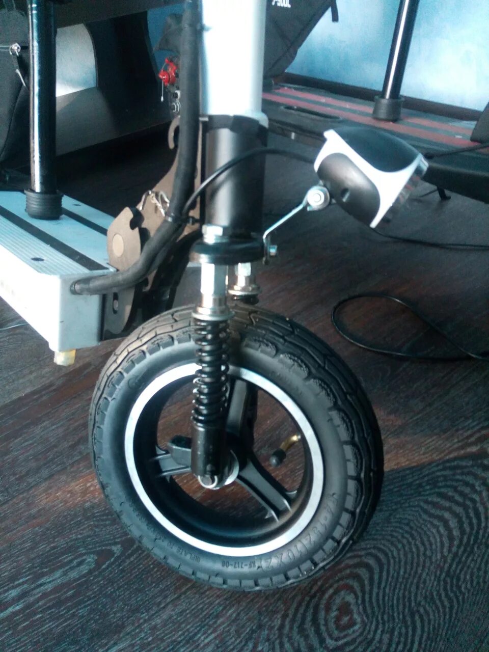 Куго м2 колесо. Колесо Kugoo m2. Kugoo m2 переднее колесо. Колесо электросамоката Kugoo m2 переднее. Kugoo g2 Pro переднее колесо втулка.