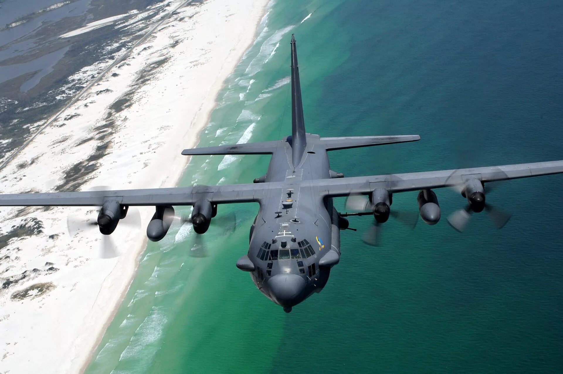 Lockheed AC-130 Spectre. AC-130h. АС-130 Gunship. Самолёт Ганшип АС 130. 130 spectre