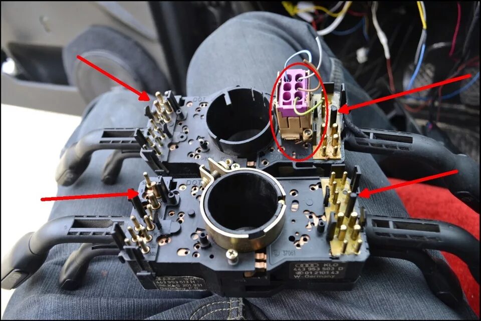 Ауди 80 дальний свет. Разъем подрулевой Ауди 80. Разъем подрулевого переключателя Ауди 80. Штекер ближнего света Ауди 80 в4. Разъём подрулевого переключателя Ауди 80 б4.