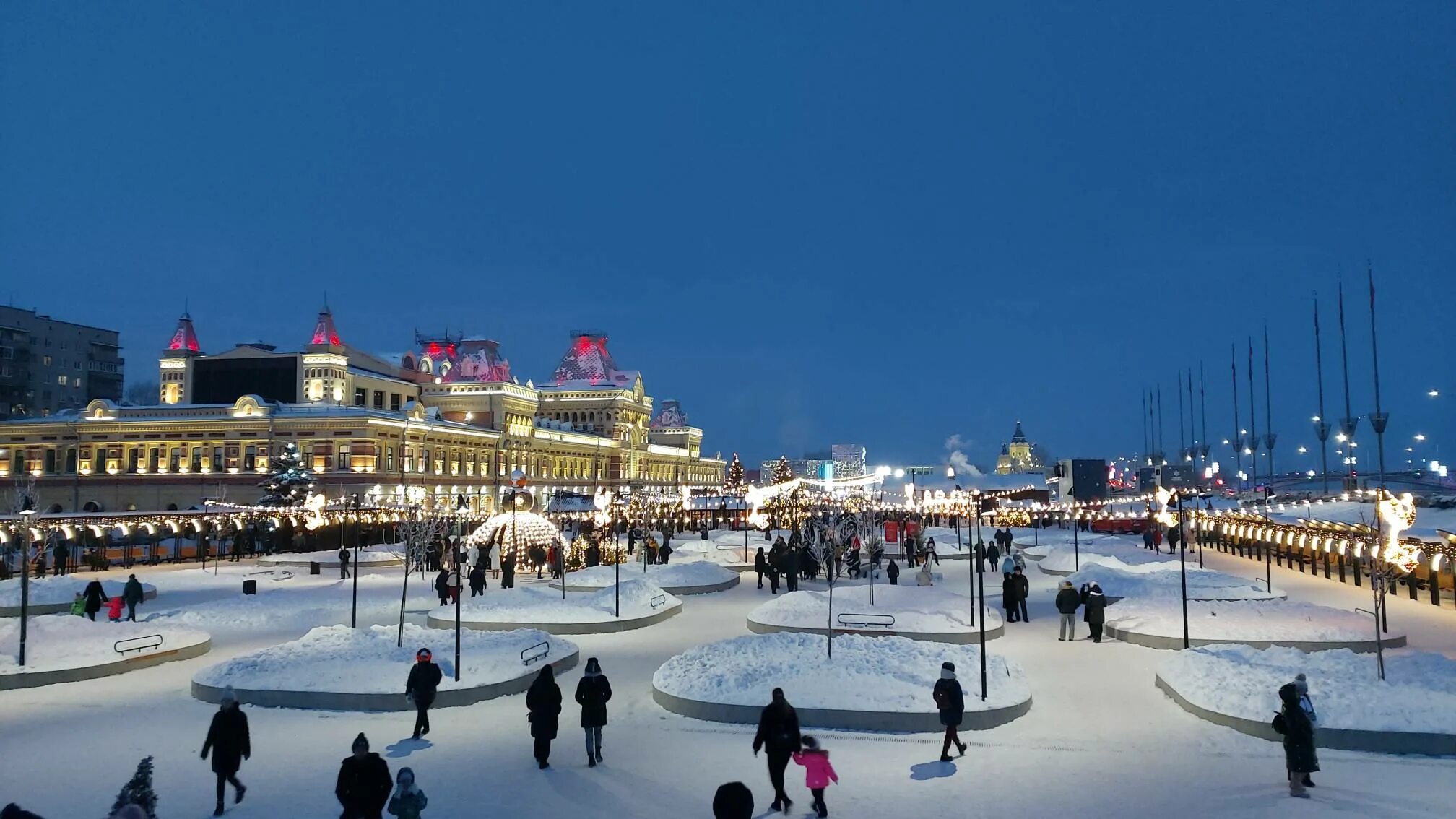 Катки в нижнем новгороде 2024. Каток на Ярмарке Нижний Новгород. Нижегородская ярмарка Нижний Новгород каток. Нижегородская ярмарка каток. Каток ярмарка Новгород.