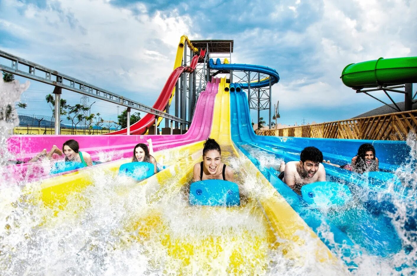 Аквапарк schlitterbahn. Cartoon network amazone waterpark. Аквапарк waterworld waterpark. Аквапарк ватер парк. Phuket аквапарк.