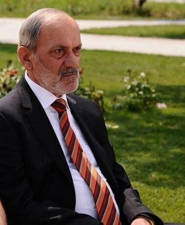 метин чекмез. метин чекмез турецкий актёр. идрис чекмез. метин чекмез с женой. метин чекмез.