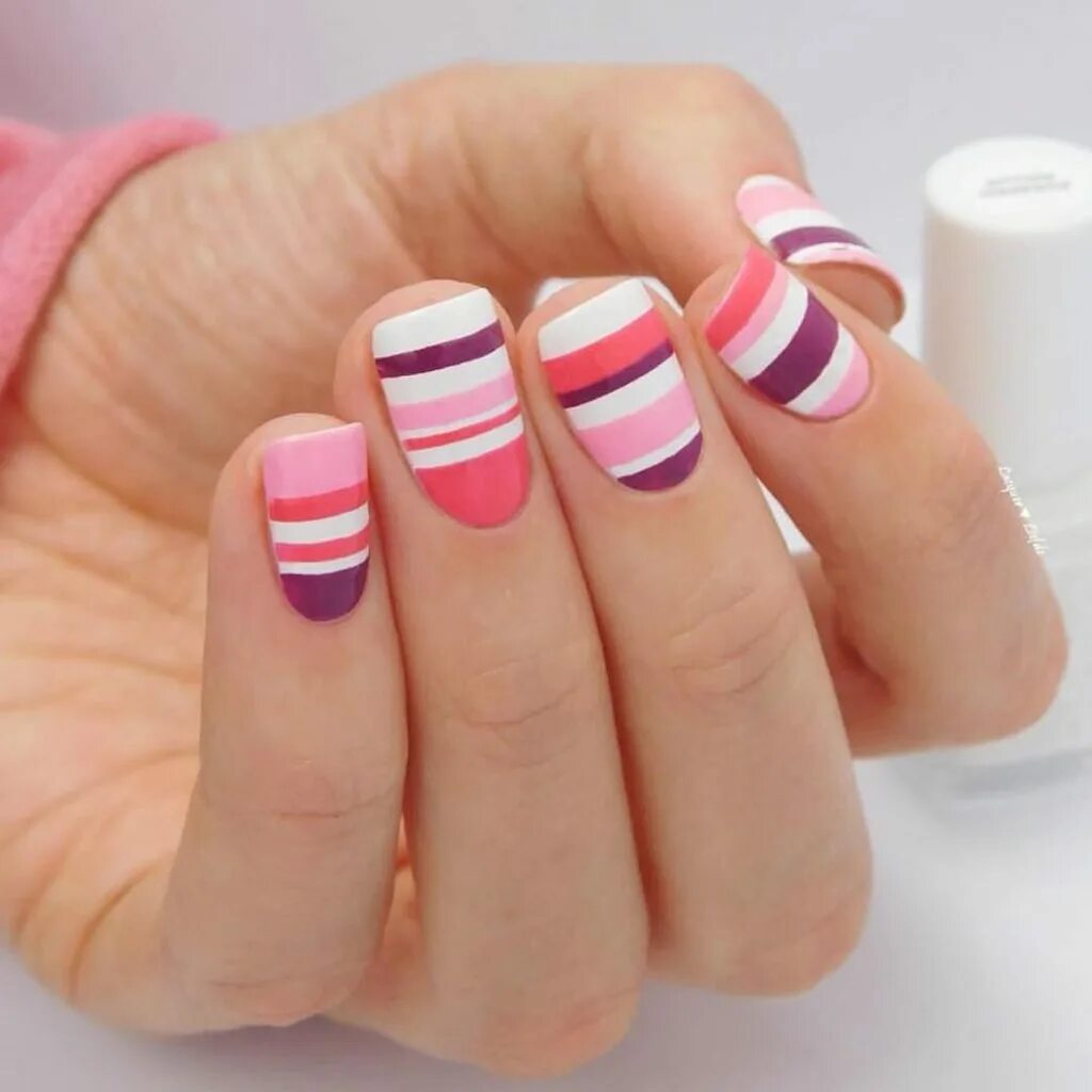 ногтевые полоски. ногти с полосками. красивый маникюр с полосками. ногтевые полоски. летний маникюр с полосками.