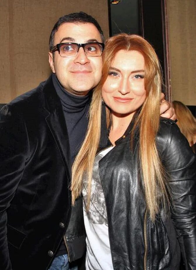 жена гарика мартиросяна. гарик мартиросян 2022. жена гарика мартиросяна. мартиросян жена. жена гарика мартиросяна 2023.