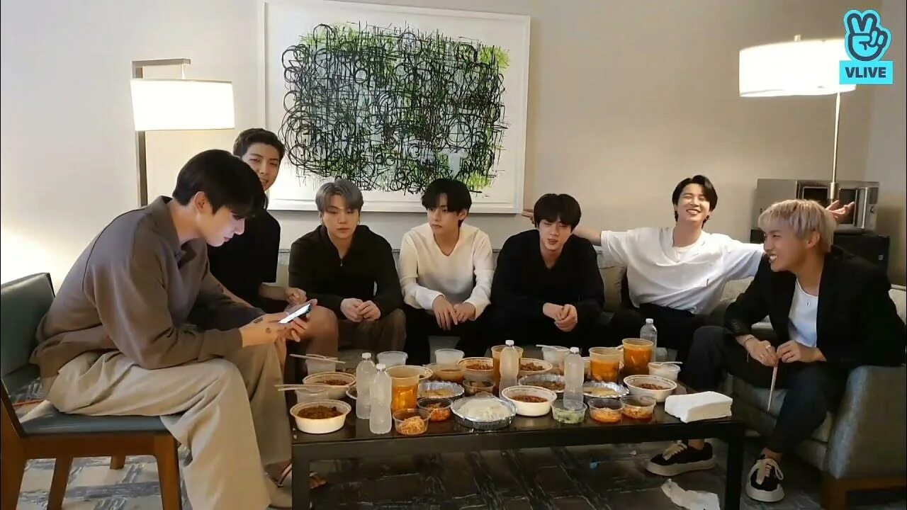 Бтс прямые трансляции. Bts chuseok 2025 jungkook. бтс 2025 оон. bts оон 2025. vlive bts 2025 чонгук чимин.