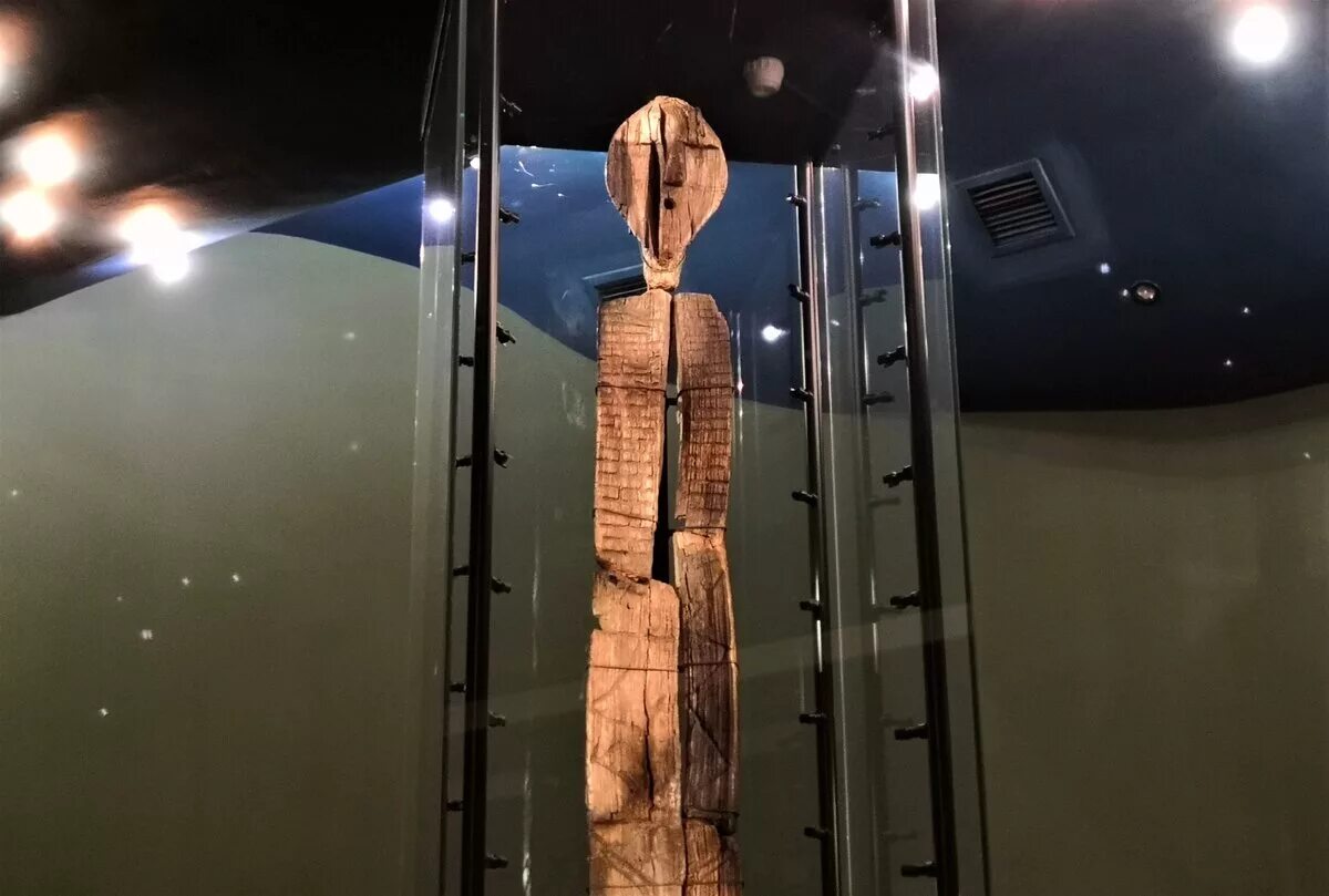 Забег идол шигирский екатеринбург. Средний урал шигирский идол. Оксана иванова шигирский идол. Идол екатеринбург краеведческий. Идол екатеринбург краеведческий.