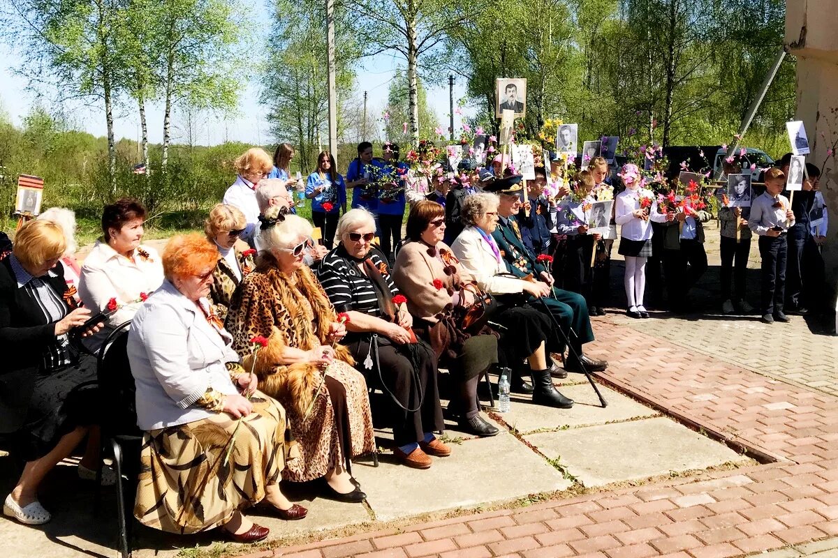 Тверская 1 мая. Завод 1 мая Конаковский район. Поселок первое мая Конаковский район. Посёлок 1 мая Тверь. Митинг 9 мая в деревне.