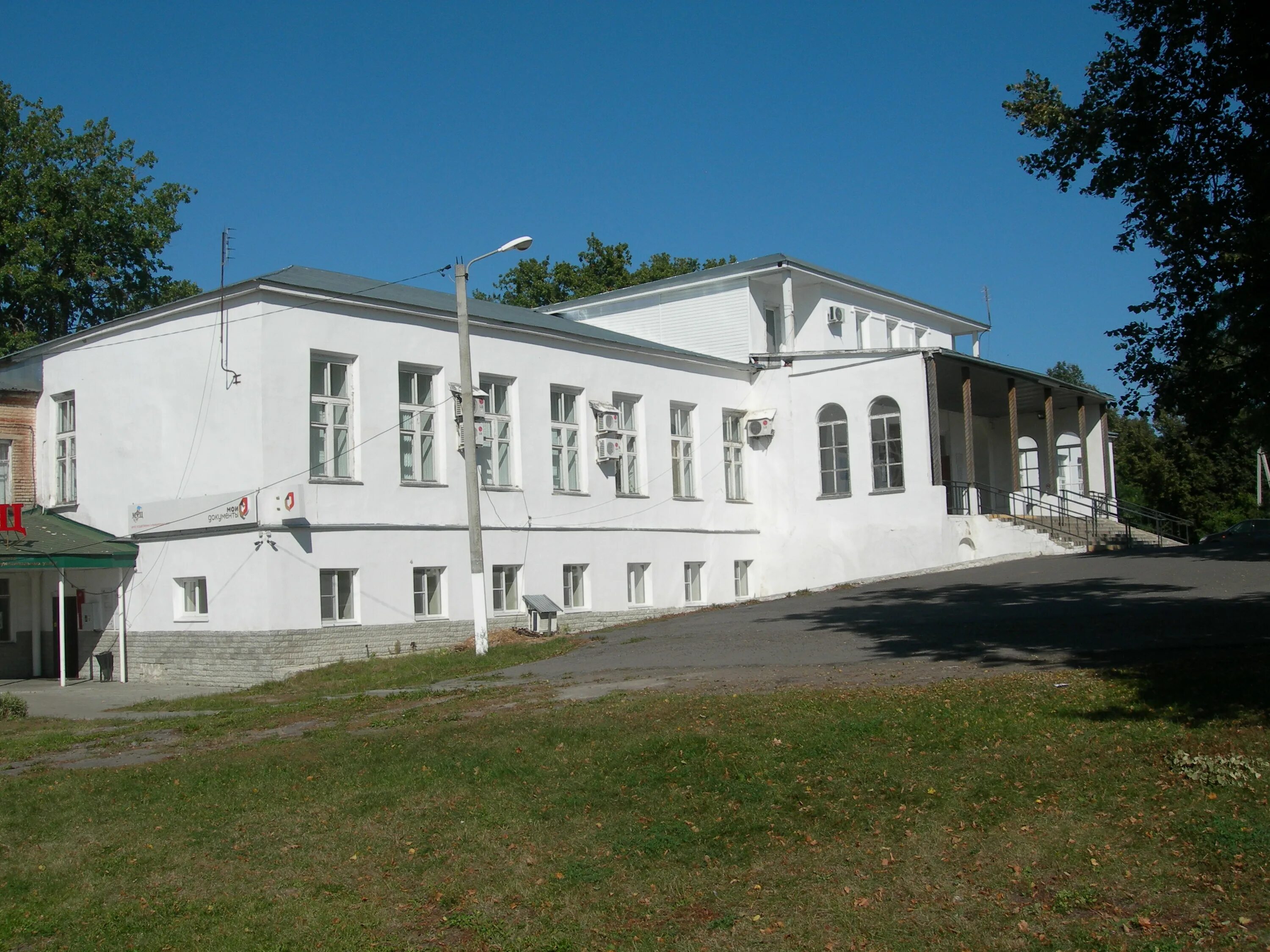 мфц знаменка тамбовской области. духовщина гостиница. знаменка тамбовская область знаменский район. администрация знаменского района тамбовской области.