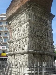 Арка и гробница галерия