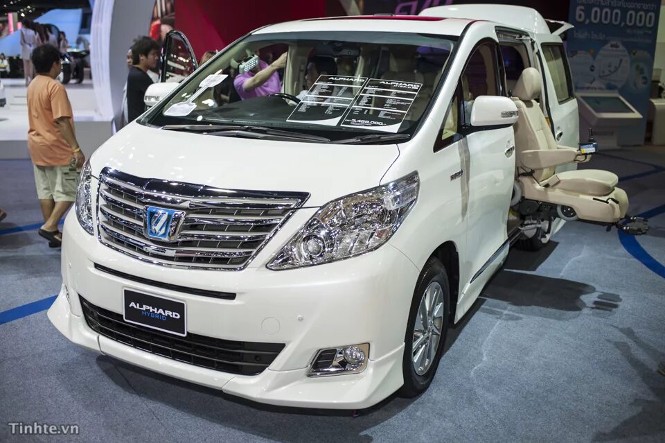 Toyota Alphard 2014. Тойота альфард 2014г. Тойота альпхард 2014. Toyota Alphard 2014 Hybrid. Alphard гибрид