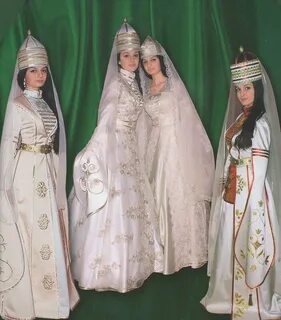 Адыгейский национальный костюм женский