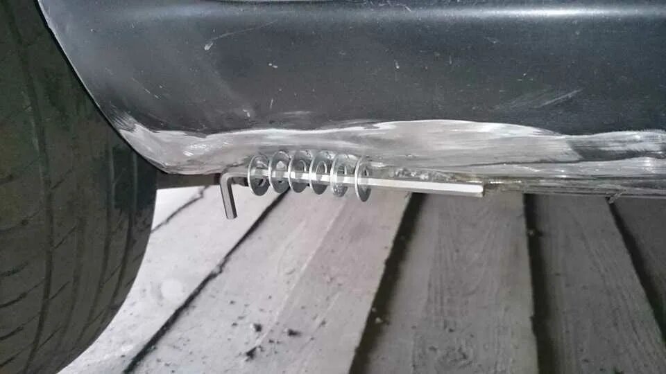 Гнилые пороги киа рио 2. Вытяжка порогов автомобиля без сварки. Выпрямление вмятин на пороге. Выпрямление порога автомобиля. Выпрямление порога автомобиля.