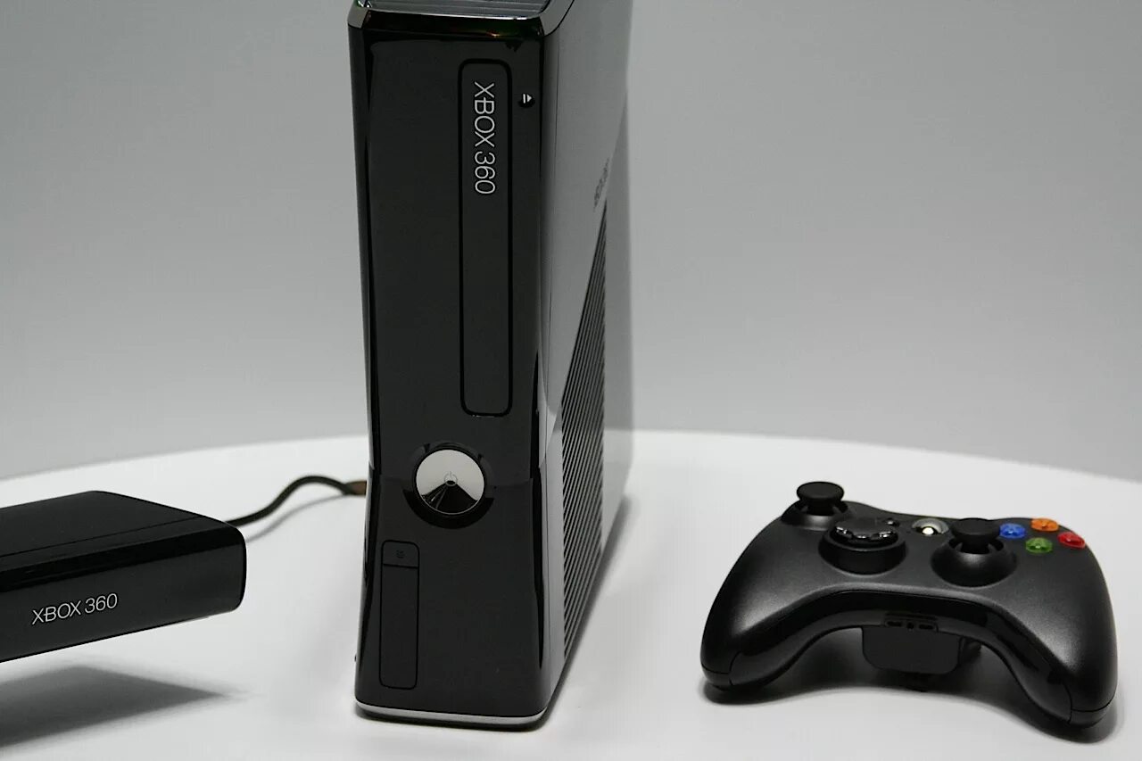 Xbox 360 Slim. Xbox 360 Slim 4gb. Xbox 360 Slim 2010. Xbox 360 Slim e. Хбокс слим