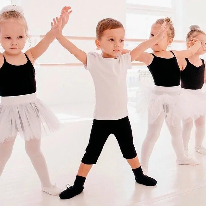 танцевальный кружок в детском саду. детские танцы. ритмика для дошкольников. ритмика для детей. хореография для самых маленьких.